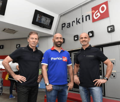 yamaha-motor-racing-y-parkingo