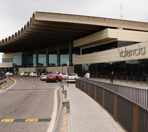 ¿Dónde dejar el coche en el aeropuerto de Valencia?